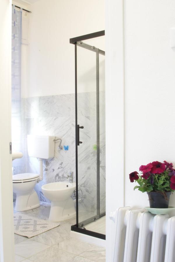 Villa Chiara Affitta Camere Carrara Dış mekan fotoğraf