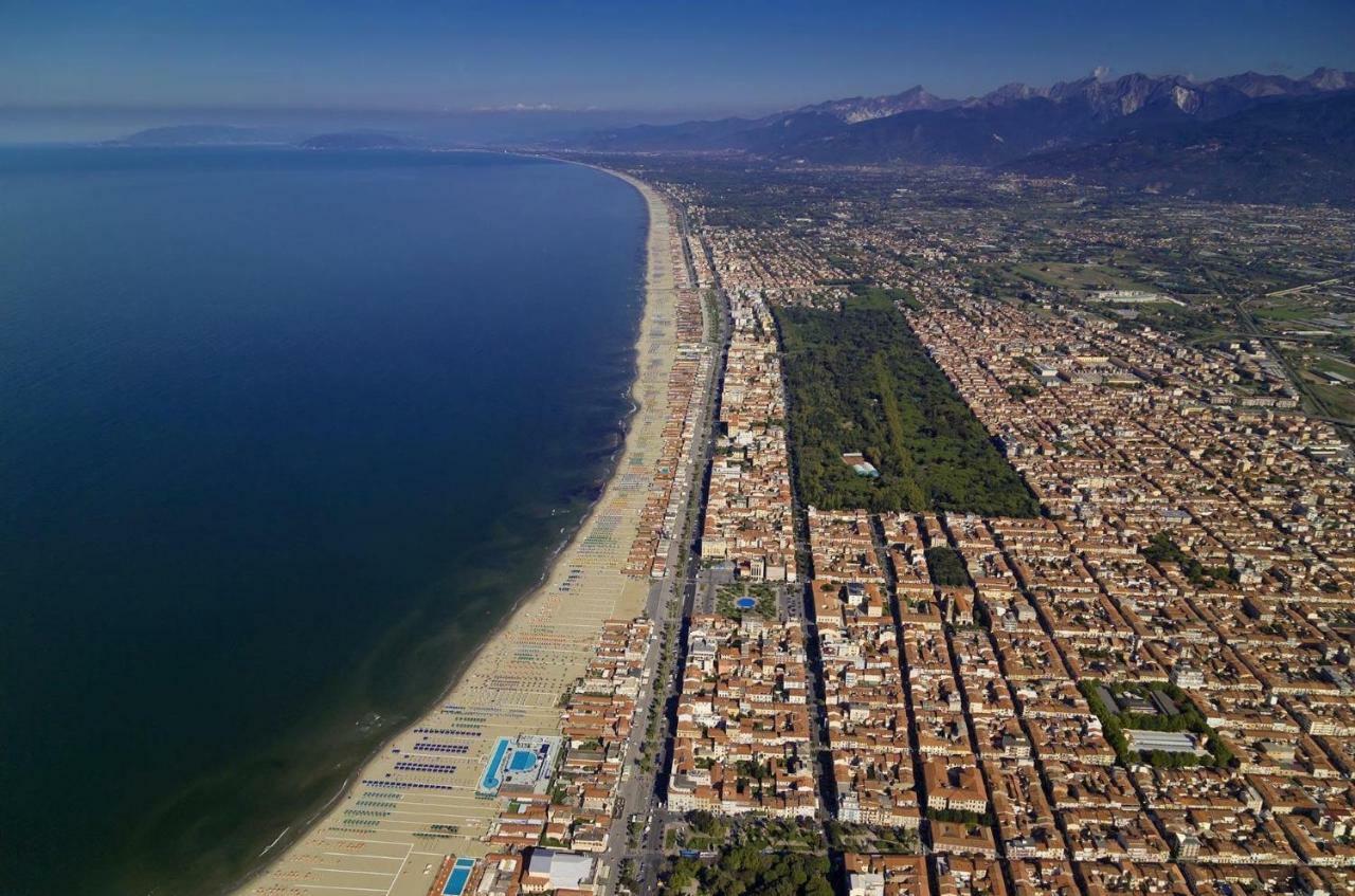 Villa Chiara Affitta Camere Carrara Dış mekan fotoğraf